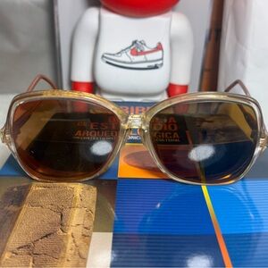 Gucci GG 2103 frames. (Read)